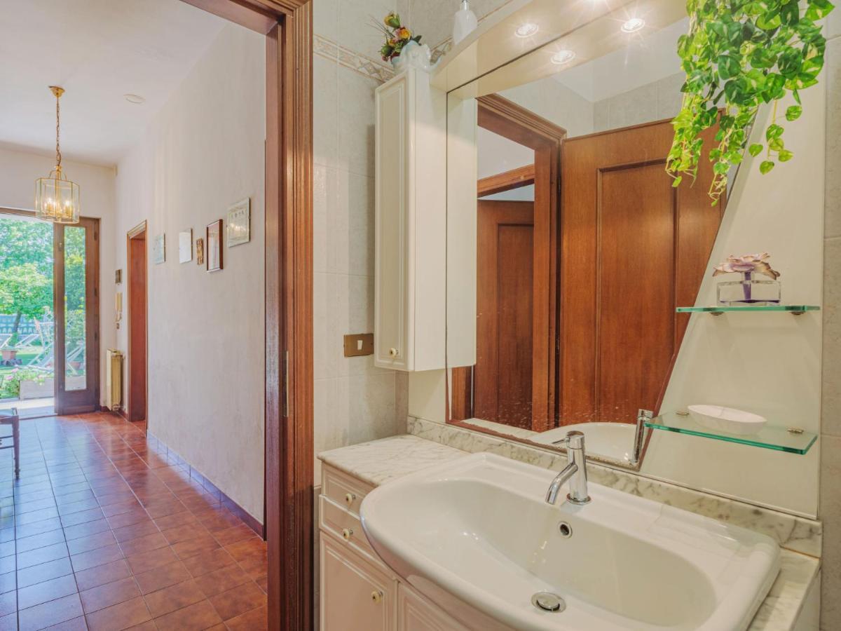Apartment Emiliano By Interhome Marina di Massa Kültér fotó